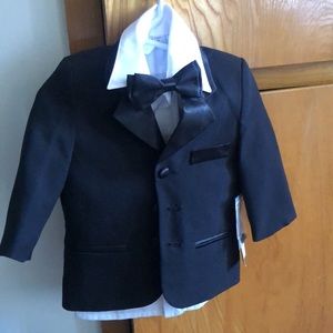 Boys tuxedo set